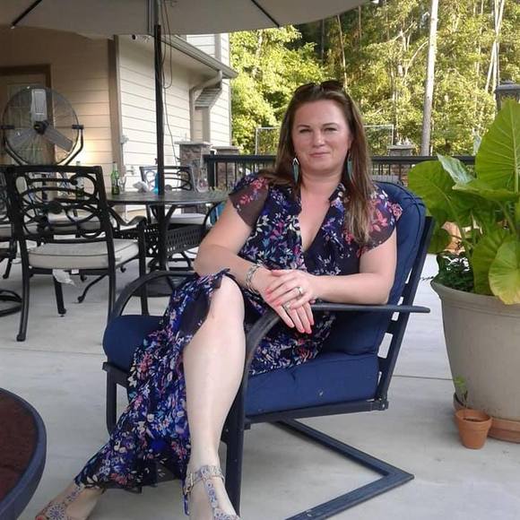 Meet your Posher, Gabriela - Picture 1 of 1